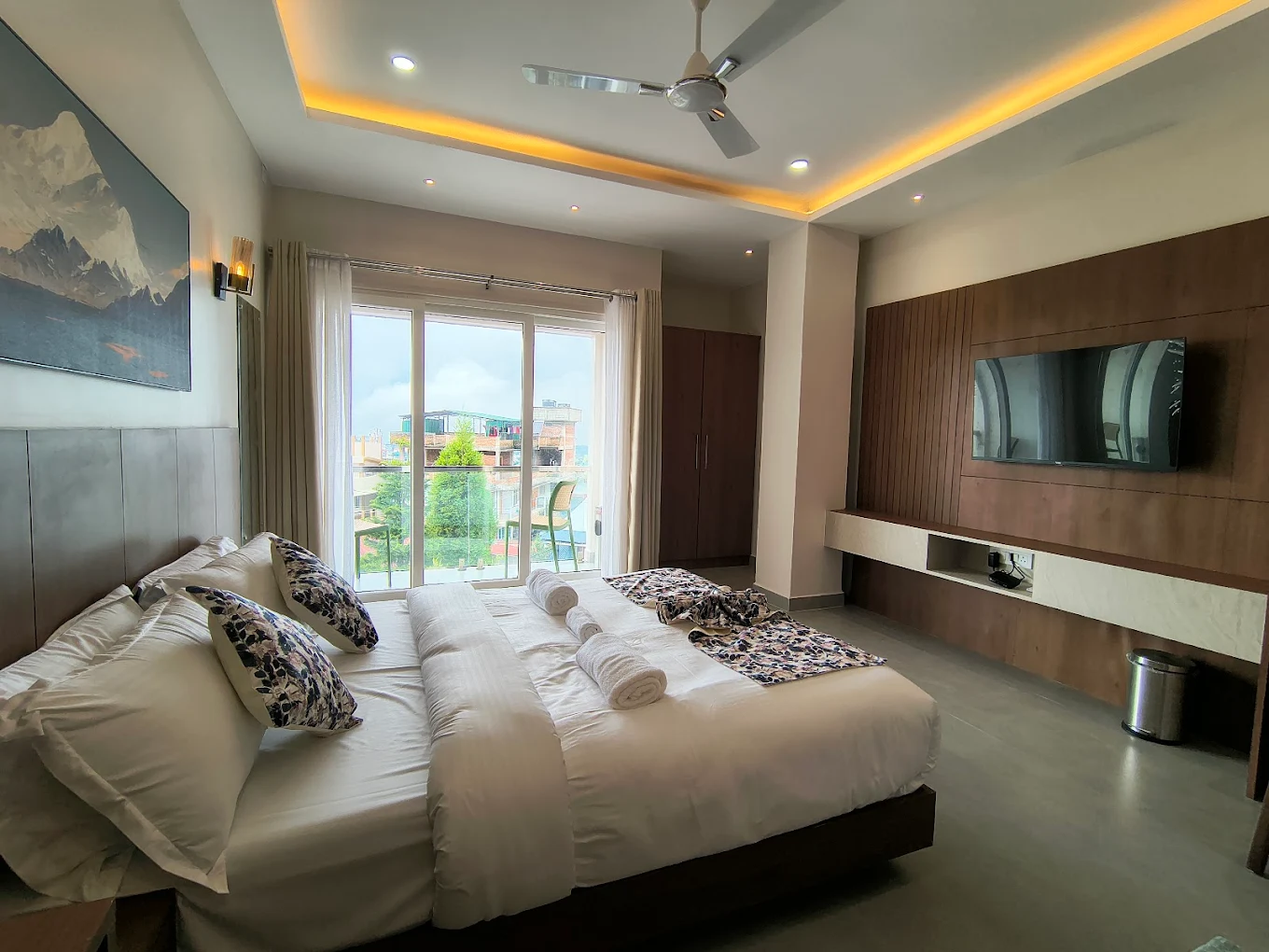 Kynjing Suites Shillong Side Image 1